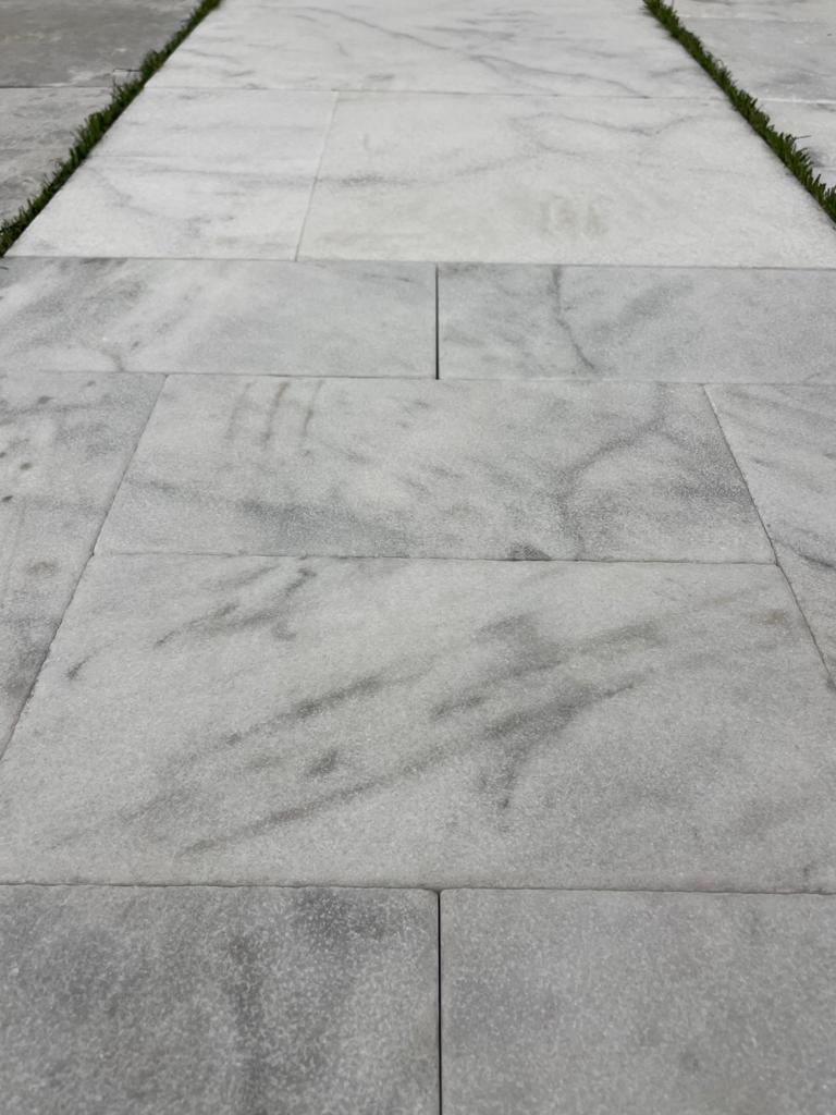 Pavers Marble Leathered Carrara